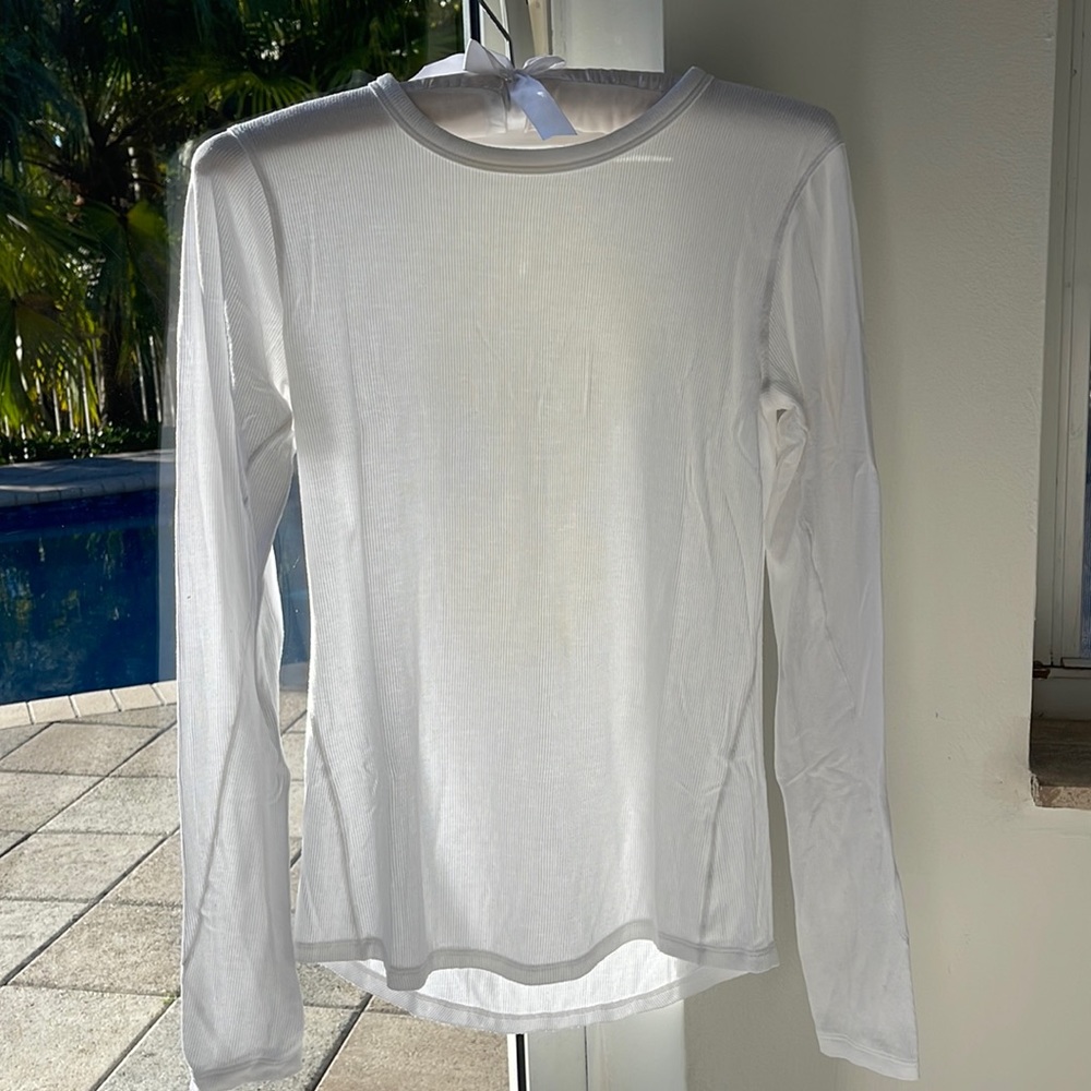 Lulu lemon long sleeve size 6